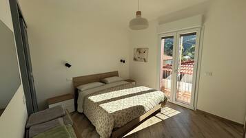 2 chambres, fer et planche à repasser, Wi-Fi, draps fournis