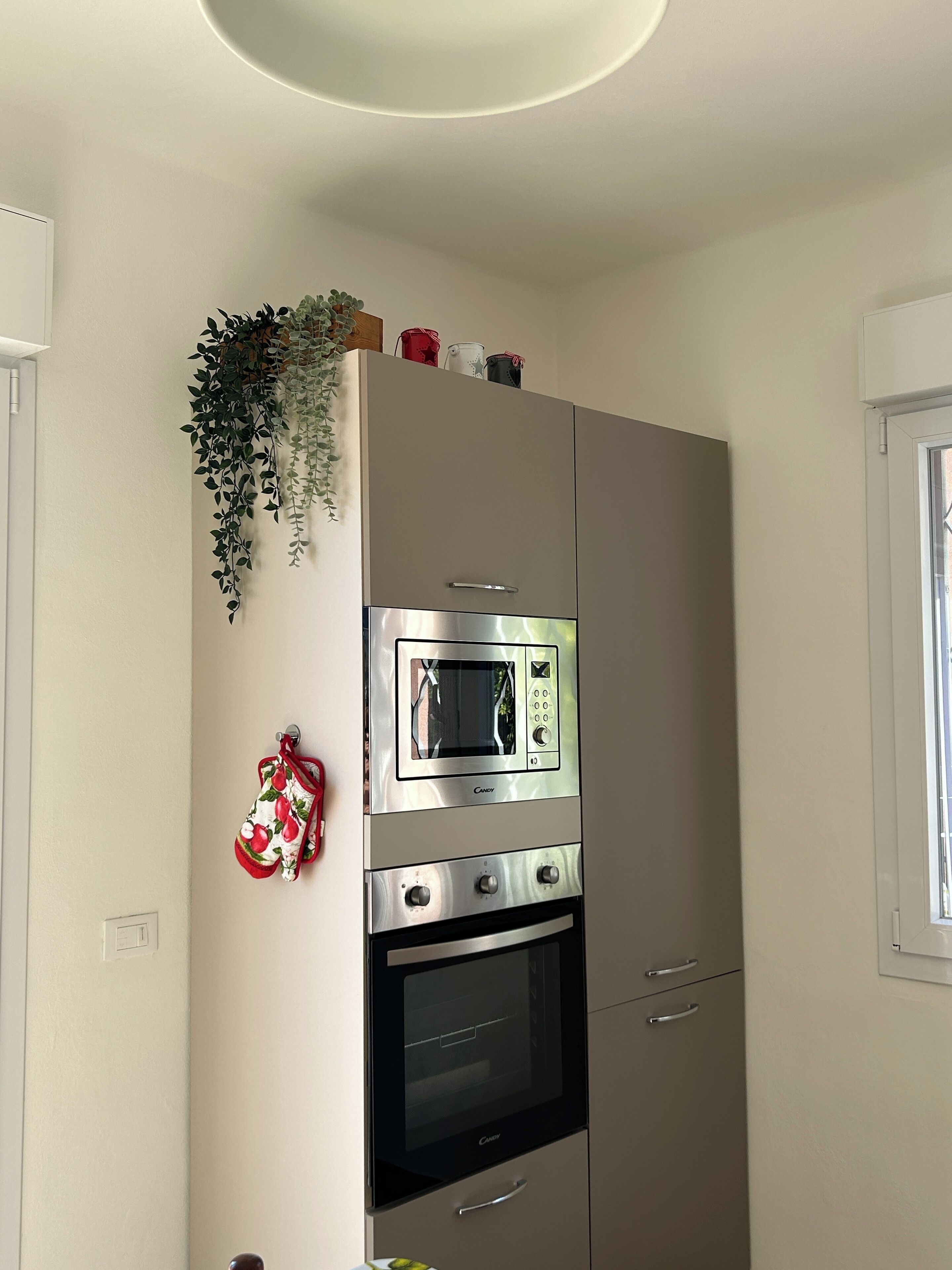 Réfrigérateur, four, plaque de cuisson, lave-vaisselle