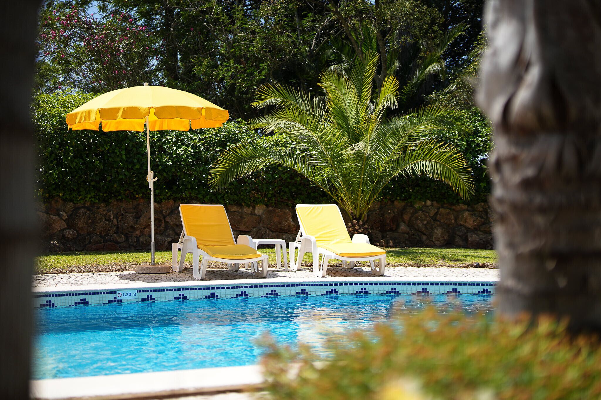 Een verwarmd zwembad