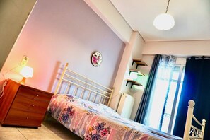 2 habitaciones, tabla de planchar con plancha, wifi y ropa de cama