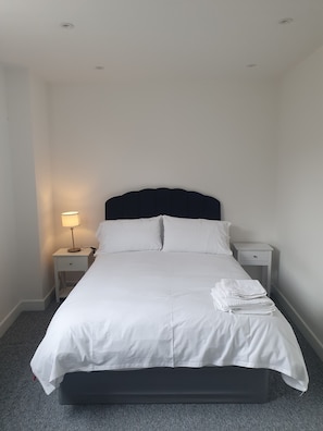 1 chambre, fer et planche Ă repasser, Wi-Fi, draps fournis