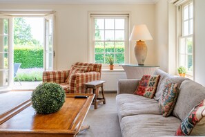 Televisie en een open haard