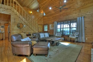 Smart-TV, Kamin, Tischfußball