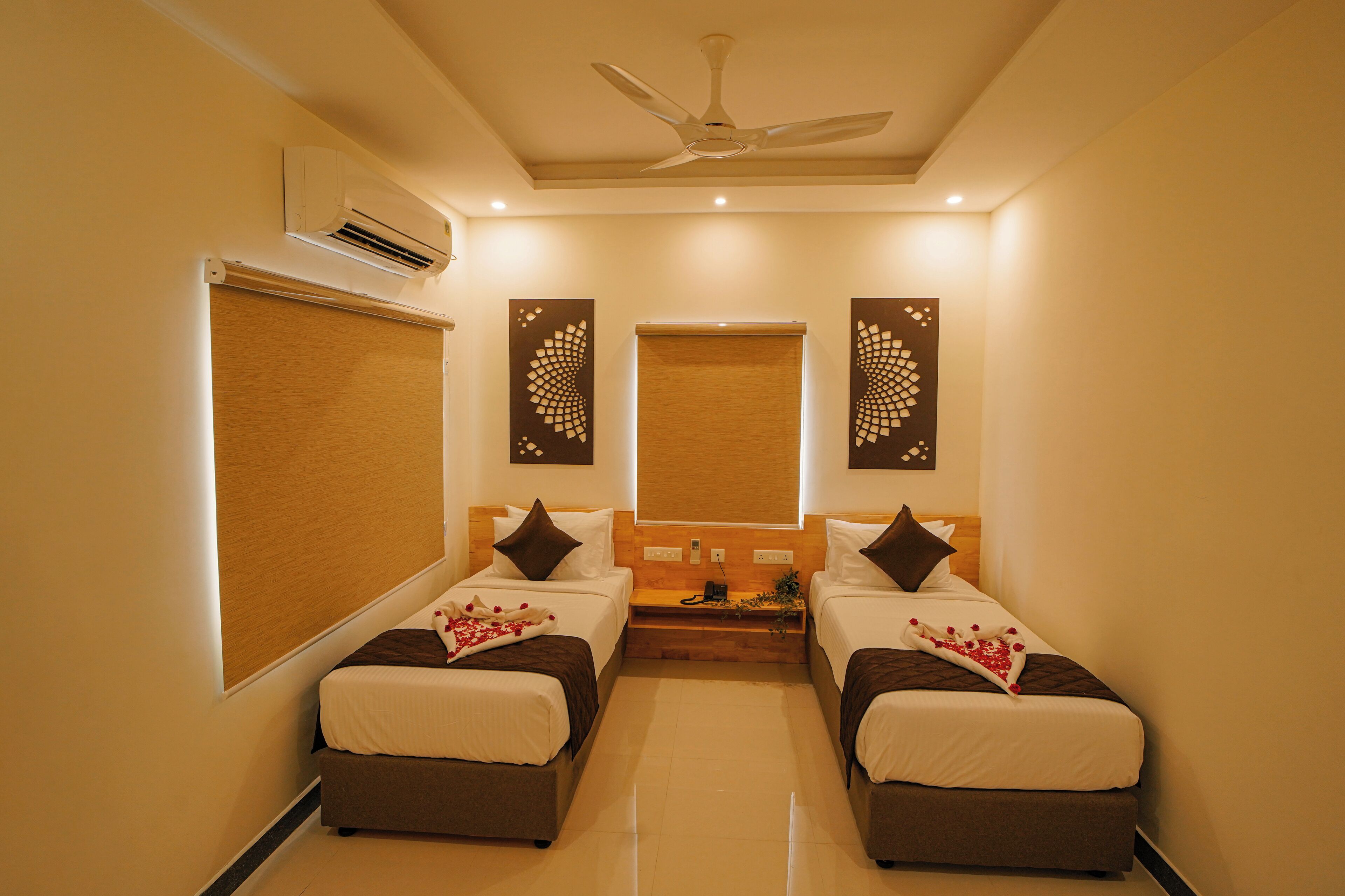 business twin room | 1 bedroom, desk, soundproofing, free wifi