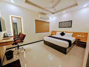 Deluxe Double Room | Desk, soundproofing, free WiFi - TPC Camphor (Tiruchirappalli)