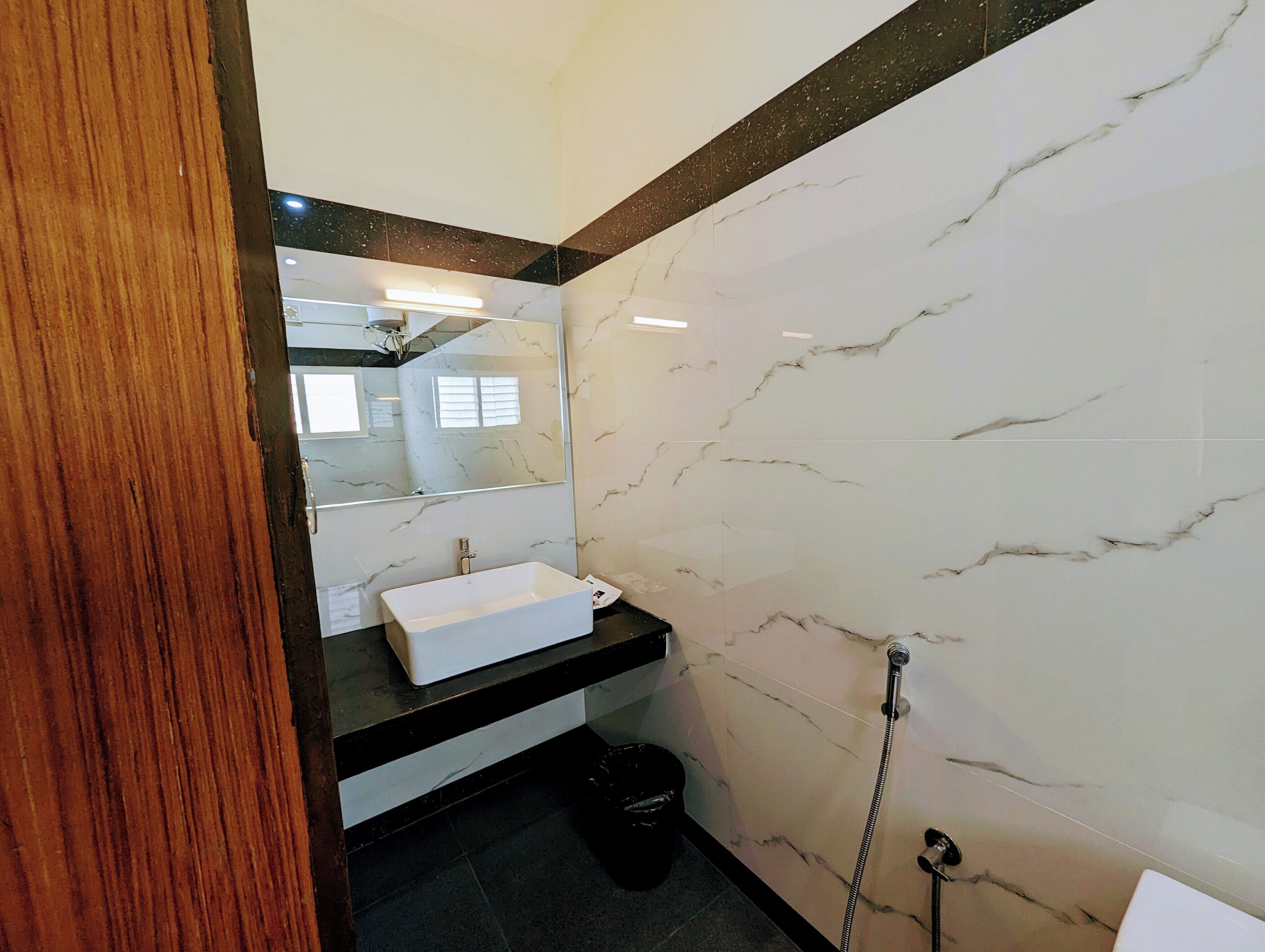 deluxe double room | bathroom