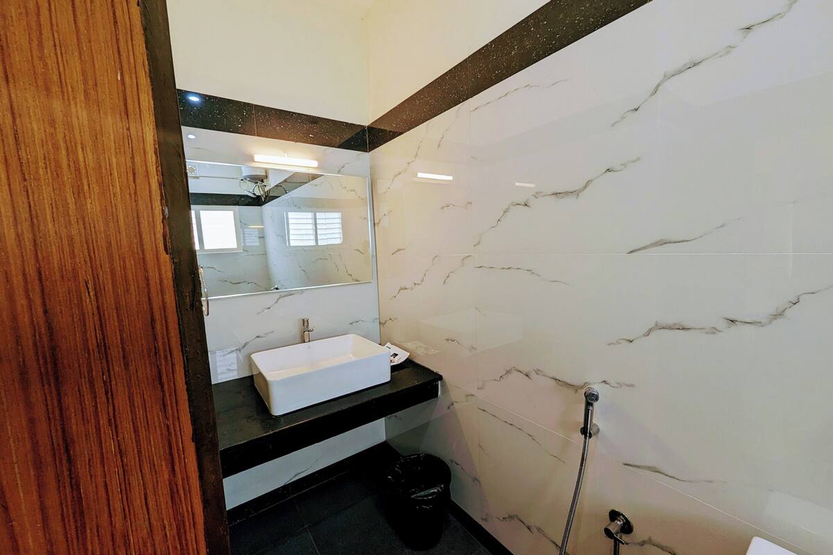 deluxe double room | bathroom