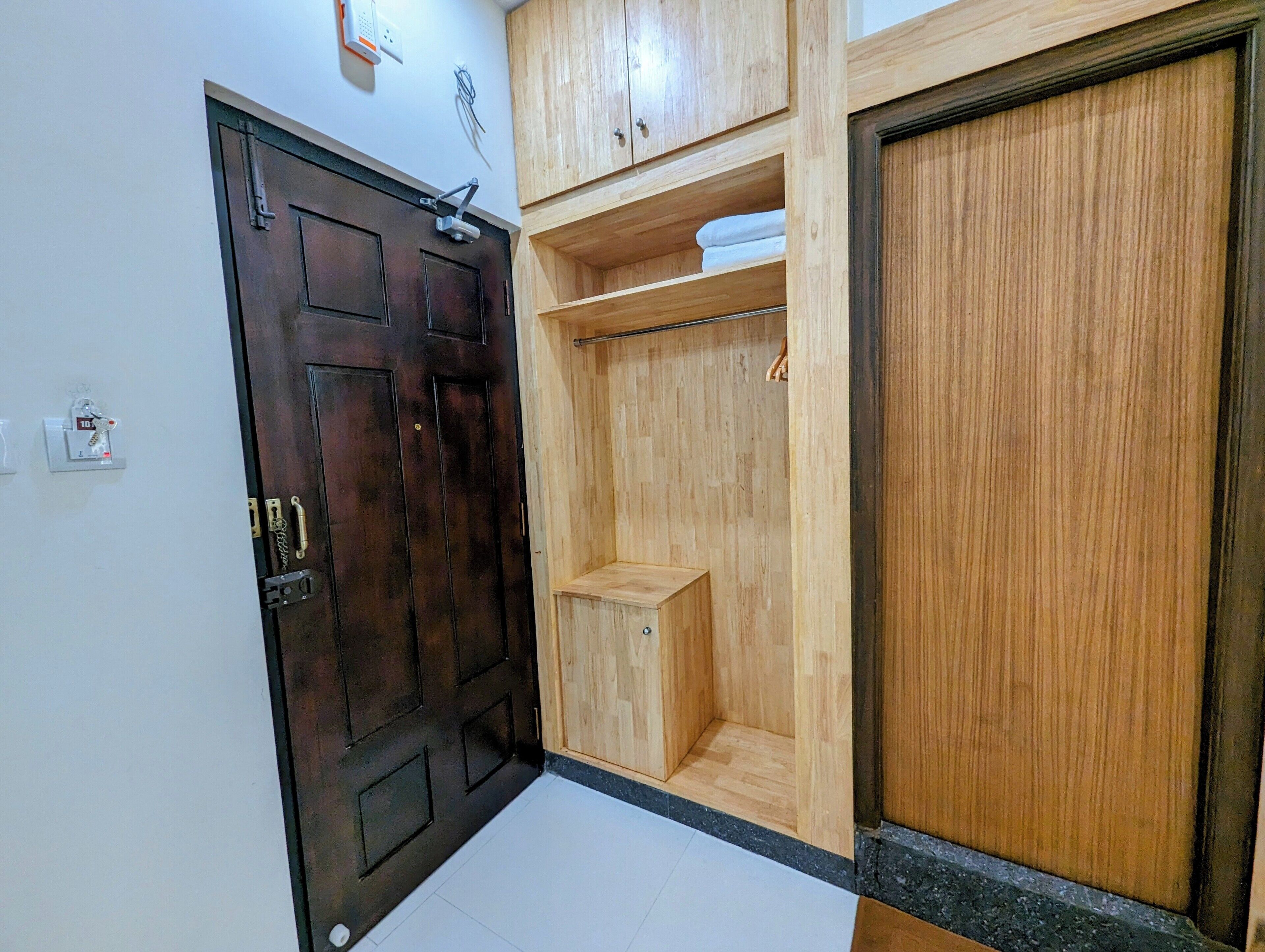 1 bedroom, desk, soundproofing, free wifi