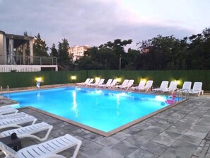 Shower, free toiletries, hair dryer, slippers