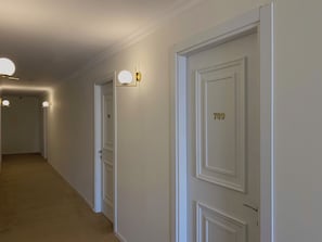 Televisor intel·ligent de 32 polzades amb canals digitals