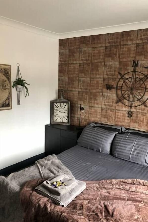 4 bedrooms, WiFi, bed sheets