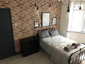 4 bedrooms, WiFi, bed sheets