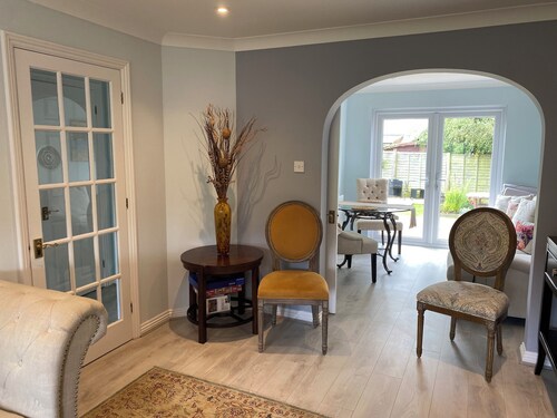 Comfortable Family Home Adjacent to Millfield School and Near Clarks Village