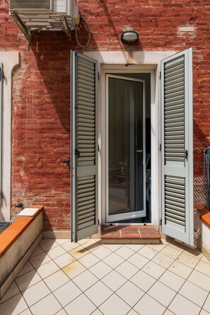 Exterior detail - Studio Calari alle Mura by Wonderful Italy (Bologna)