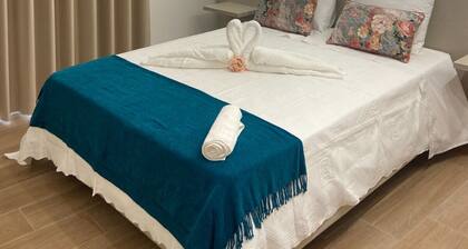 Plátanos & River Views II