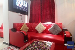 Living area - iROOMZ Hotel Galaxy Grand (Hyderabad)