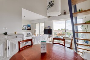 TV - Sables-d'Olonne - Apartment with Balcony (Les Sables-d´Olonne)