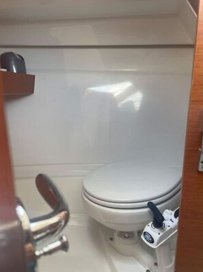 Bathroom - Dormir et Naviguer à Porquerolles (Hyères)