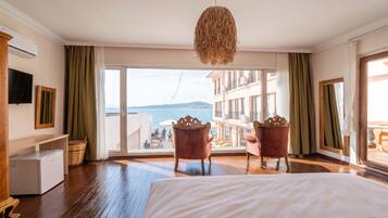 Deluxe Double Room, Balcony, Sea View | Free minibar items, free WiFi, bed sheets
