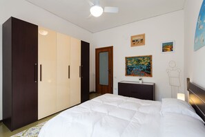 2 habitaciones, acceso a internet y ropa de cama