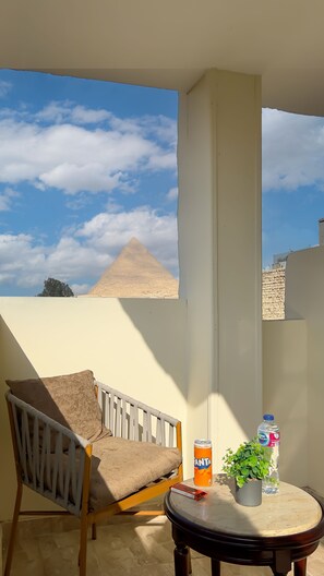 Minibar, in-room safe, individually decorated, individually furnished - Pyramids Glory INN (Giza)