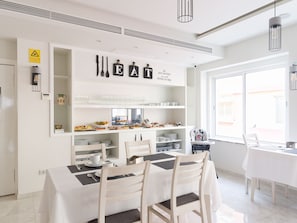 Petit déjeuner continental compris tous les jours