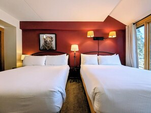 4 bedrooms, desk, iron/ironing board, WiFi