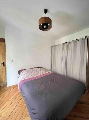1 bedroom, bed sheets - Appartement Avec Parking (Rouen)