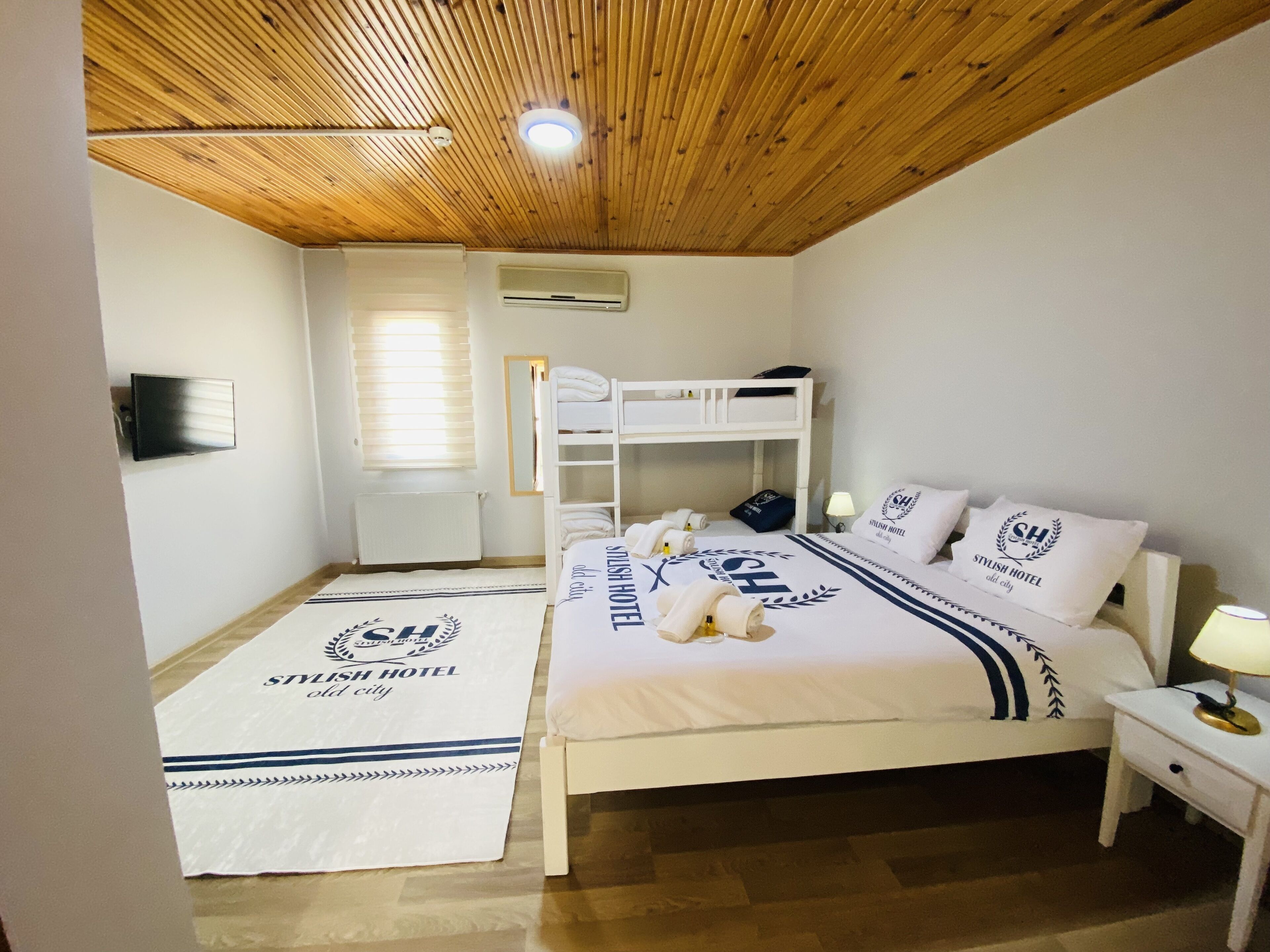 Fjölskylduherbergi fyrir fjóra | Rúmföt af bestu gerð, öryggishólf í herbergi, hljóðeinangrun