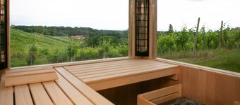 Hisa Vukan - Eco House amongst the grapes with Sauna