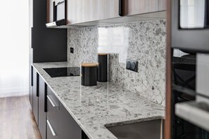 Frigorifero, microonde, forno, lavastoviglie