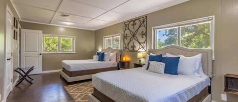 3 bedrooms, iron/ironing board, free WiFi, bed sheets