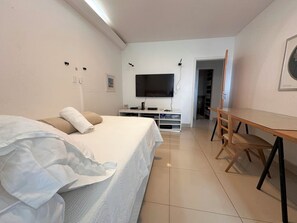 5 bedrooms, iron/ironing board, WiFi, bed sheets - Modernist House in Lago Sul (Brasília)