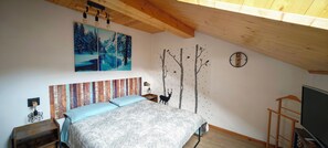 2 bedrooms, iron/ironing board, free WiFi, bed sheets - THREE-ROOM DUPLEX IN THE ATTIC IN THE HEART OF VAL DI FIEMME (Ziano di Fiemme)