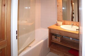 Bathtub