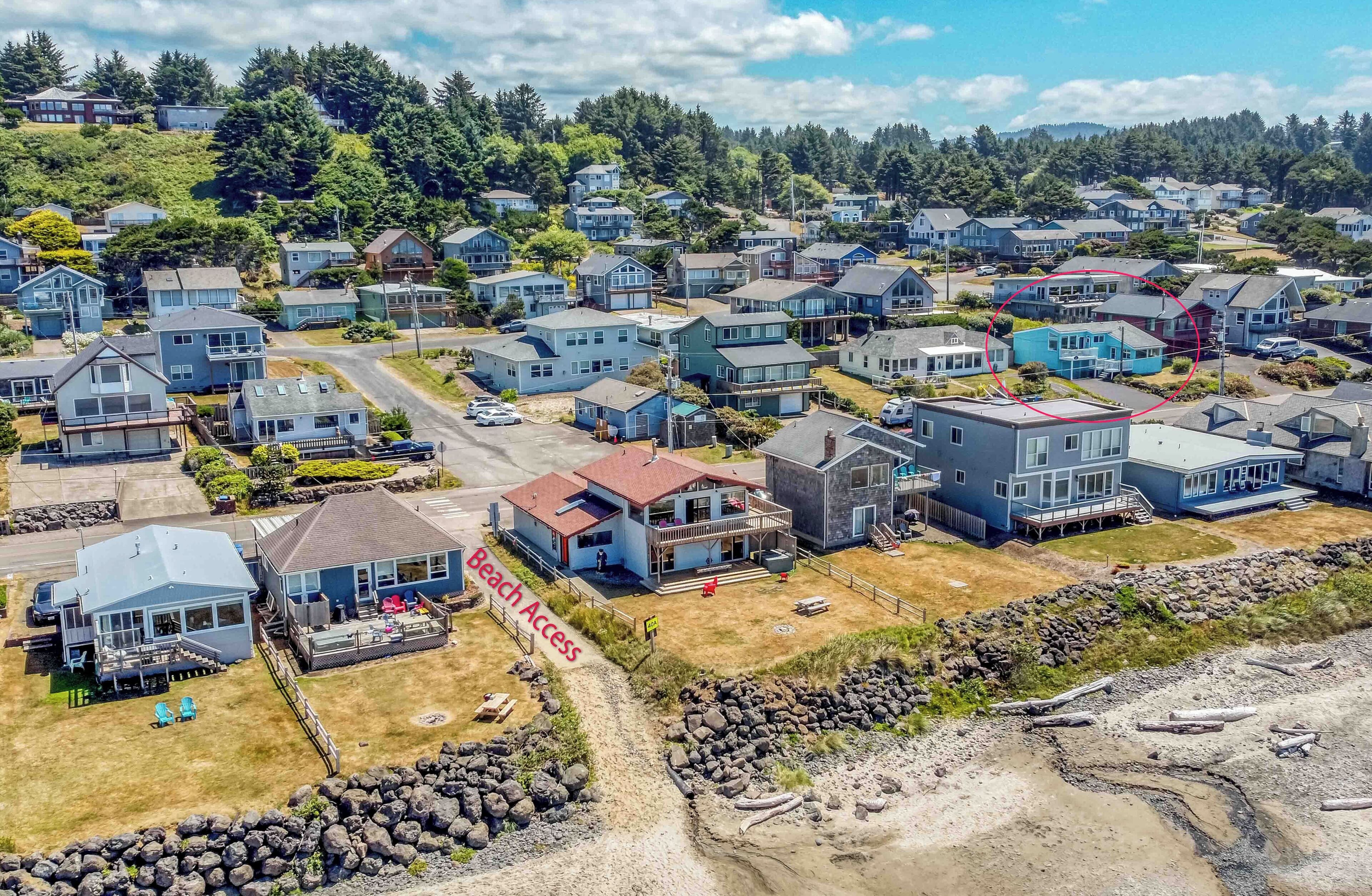 Easy Beach Access in the Heart of Roads End