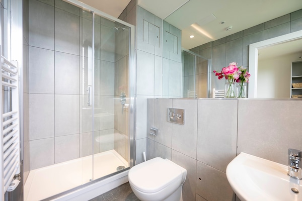 Shower, towels, soap, shampoo