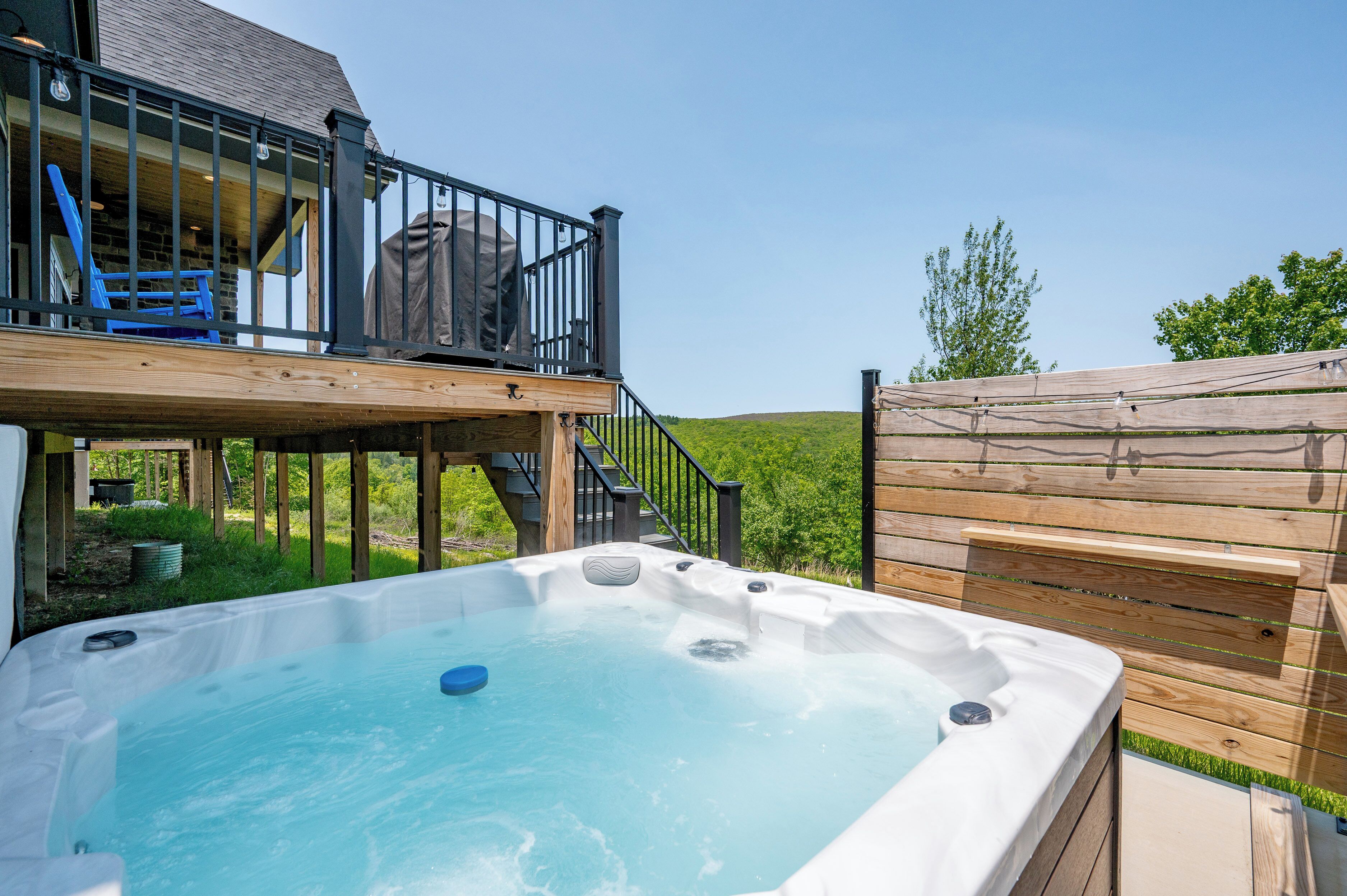 Tina de hidromasaje al aire libre