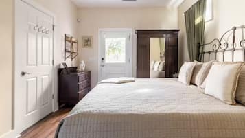 2 bedrooms, desk, iron/ironing board, travel crib