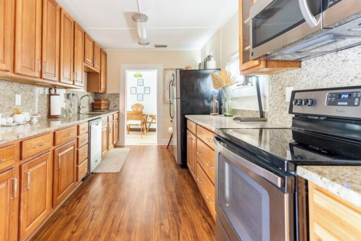 Photo 14 of Historic Full House 2min walk to Historic Downtown with 75" 8K TV & Gas Grill
