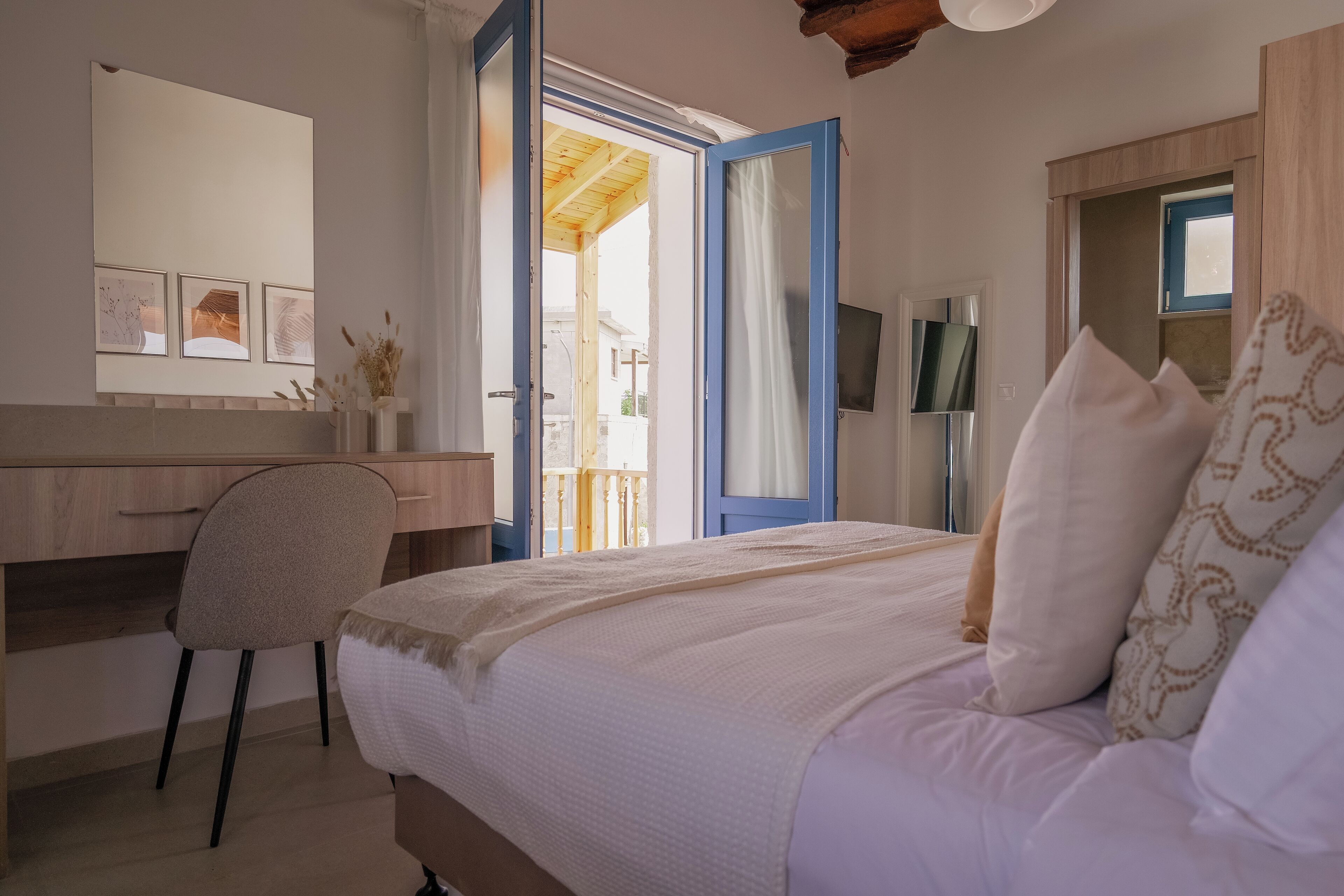  Phaedrus Living Peristerona Traditional Maisonette