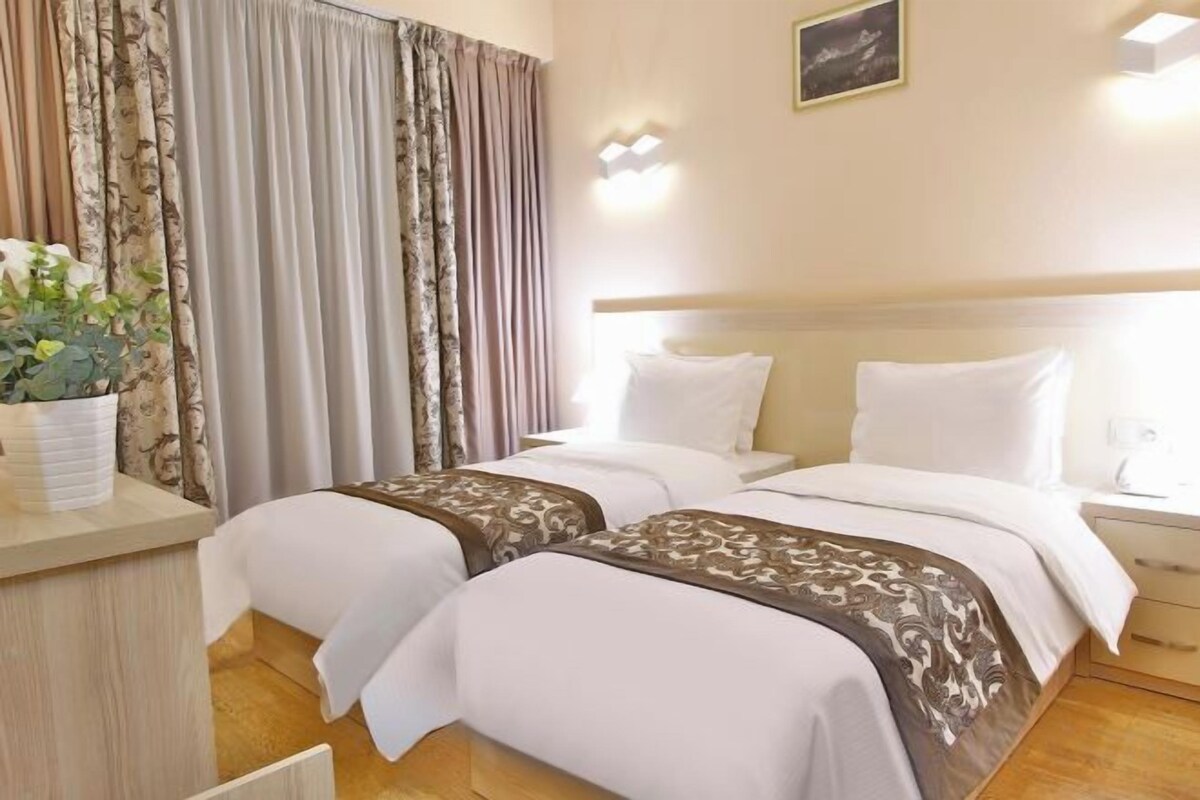 In-room safe, soundproofing, WiFi (free), bed sheets