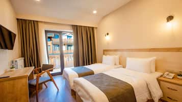 In-room safe, soundproofing, free WiFi, bed sheets