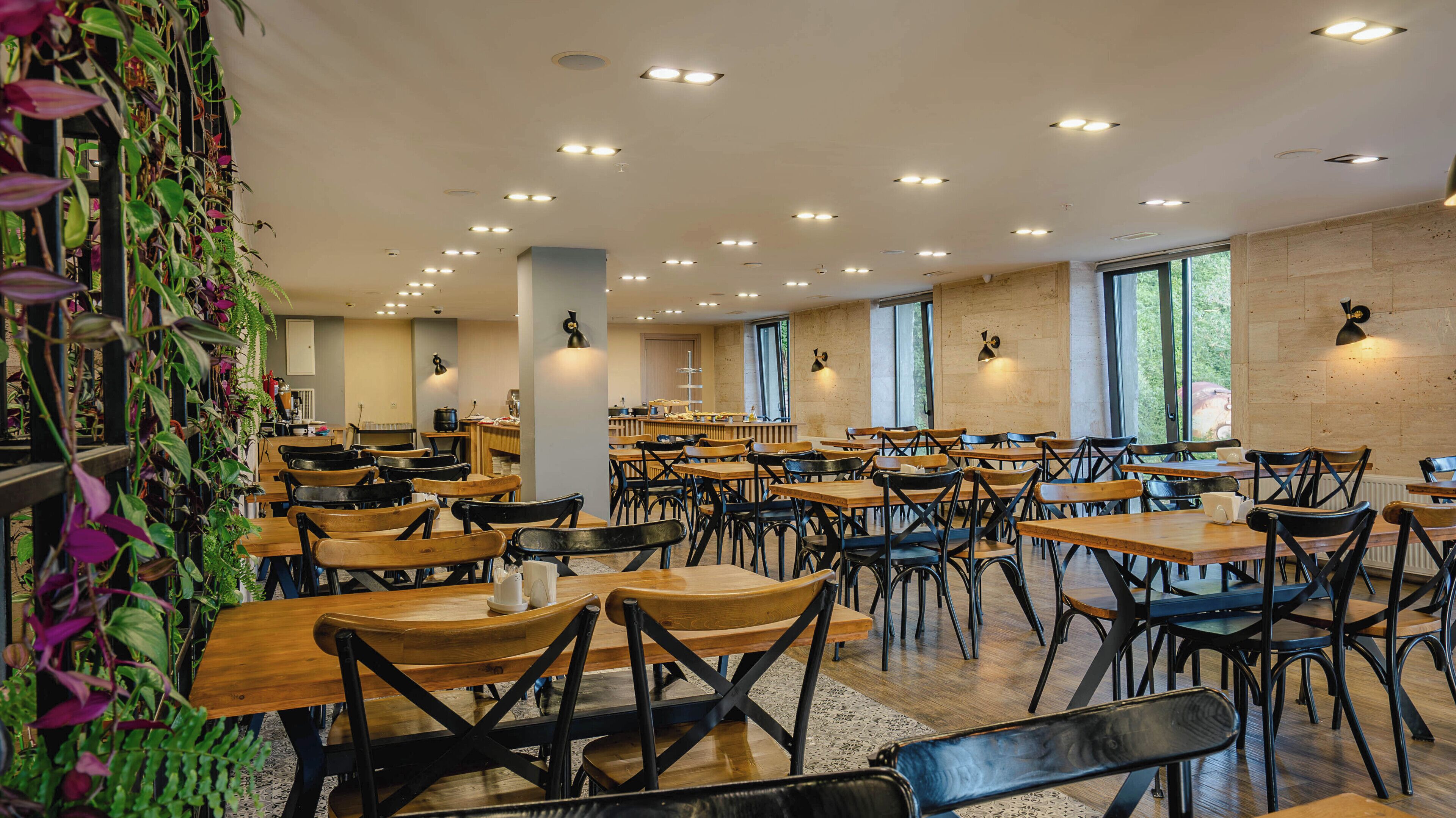 Free daily buffet breakfast