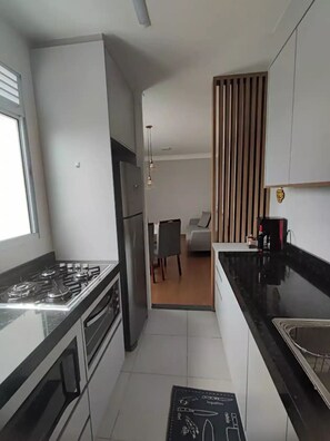 Fridge, microwave, oven, stovetop - Apto Costa Azul! Conforto & Tranquilidade! (Rio das Ostras)