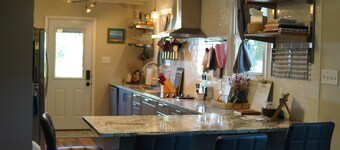 Charming Home in historic downtown Franklin, no cleaning fee!