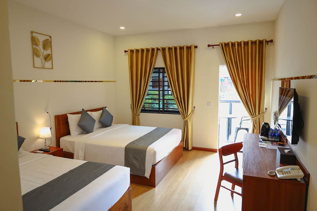 Kamar Double atau Twin Kota, 2 Tempat Tidur Queen, Bebas Asap Rokok, pemandangan kota | Seprai katun Mesir, seprai premium, dan selimut bulu angsa