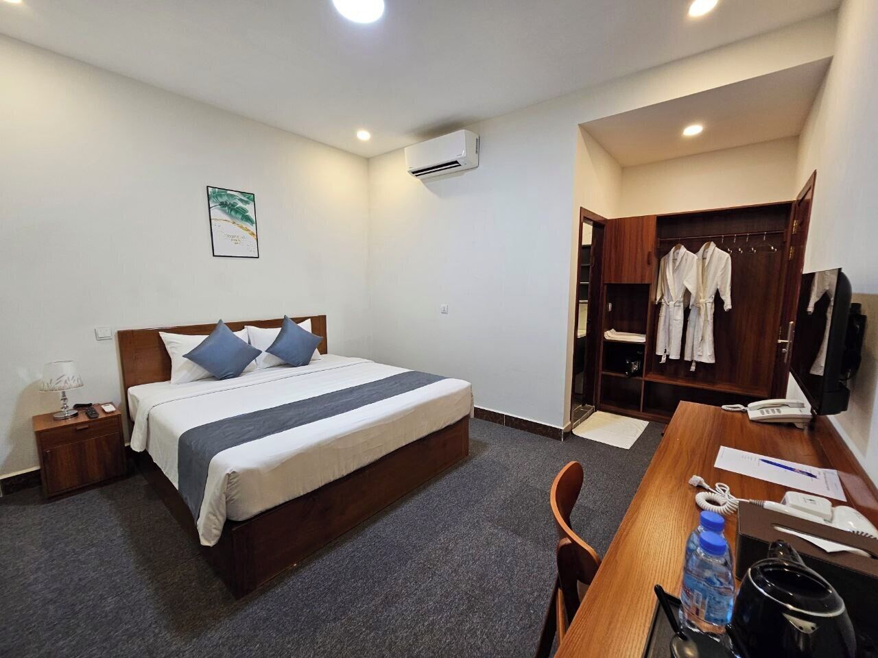 Habitación doble superior, 1 cama de matrimonio | Sábanas de algodón egipcio y ropa de cama de alta calidad