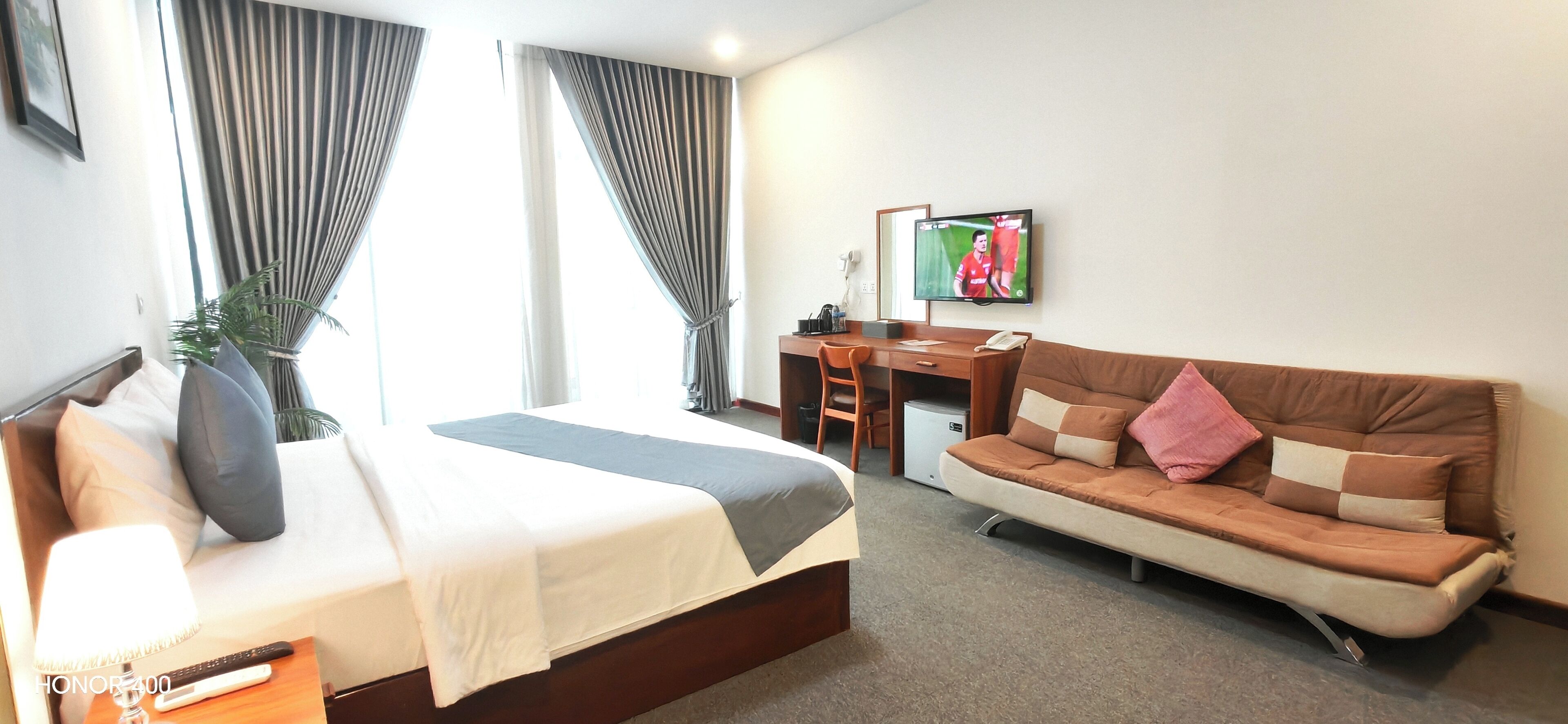 Habitación ejecutiva doble, 1 cama de matrimonio grande, vistas a la ciudad | Sábanas de algodón egipcio y ropa de cama de alta calidad