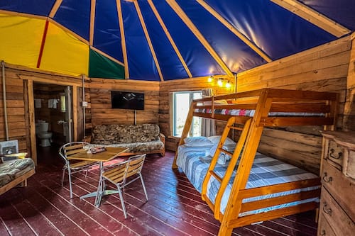 Tent (Tipi)